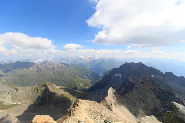 Panoramisch uitzicht met berg Grossglockner en gletsjers in de Alpen van de Hohe Tauern, Oostenrijk — Stockfoto