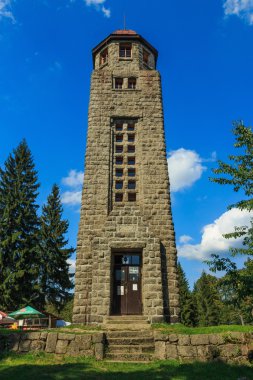 Taş gözetleme kulesi Bramberk