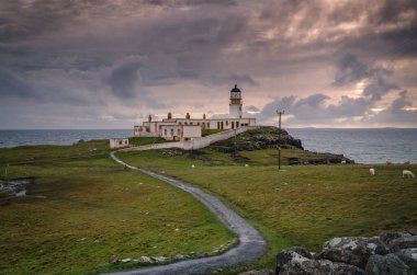 Neist Point Deniz feneri, gün batımında, Skye Adası, İskoçya