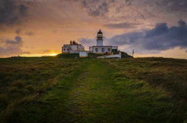 Neist Point Deniz feneri, gün batımında, Skye Adası, İskoçya
