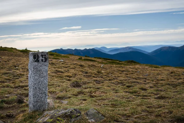 Bulutlu Bir Günde Guadarrama Dağlarındaki Dağ Manzarası Penalara Madrid Spanya — Stok fotoğraf