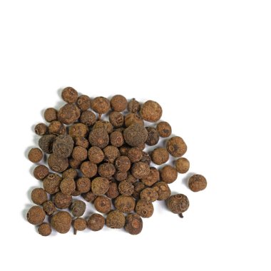 Allspice, Pimenta dioica, beyaz arka plana karşı