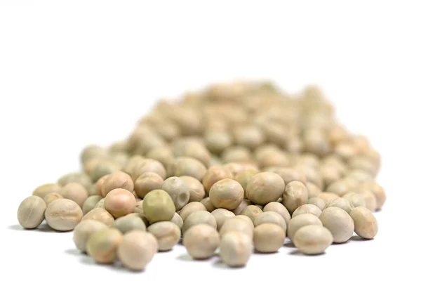 白い背景に乾燥したエンドウ豆 — ストック写真
