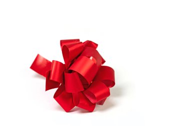 Beyaz arka planda kırmızı başkanlık yayı