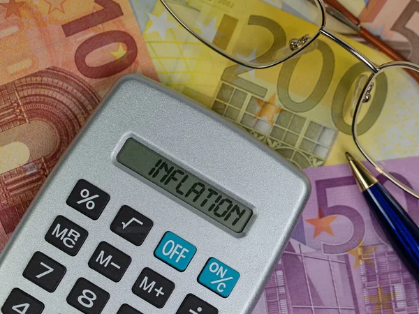 ekranda enflasyon kelimesi ile hesap makinesi