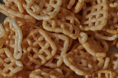 Bir yığın kızartmanın yakın çekimi.