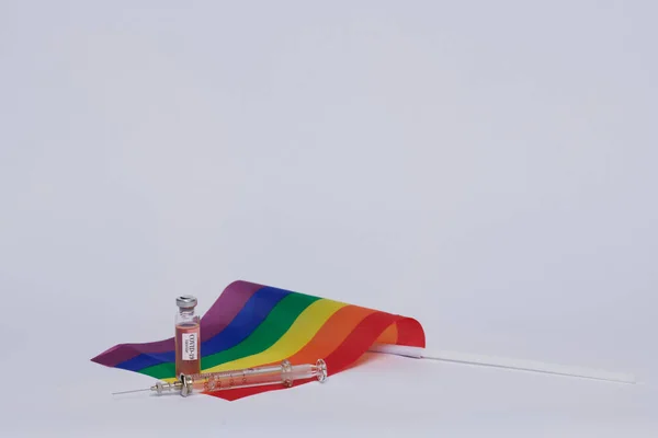 LGBT bayrak şırıngası ve virüs aşısı dünyayı kurtaracak.