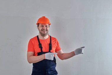 Evde tadilat için bir adam var.