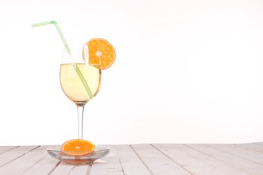 Tatlı kokteyl. Maytap şampanya kadehi ile