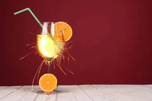 Belo cocktail. Espumante com taça de champanhe — Fotografia de Stock