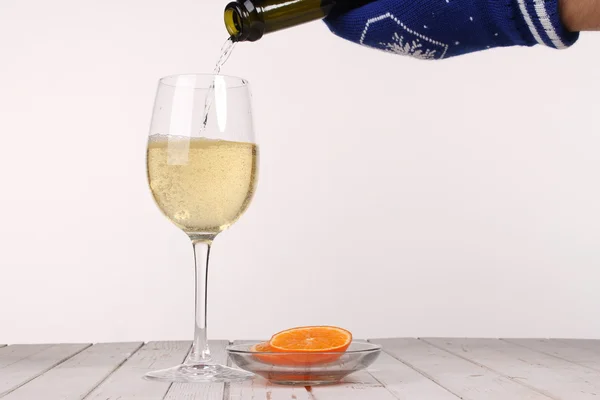 Un bon cocktail. Sparkler avec verre de champagne — Photo