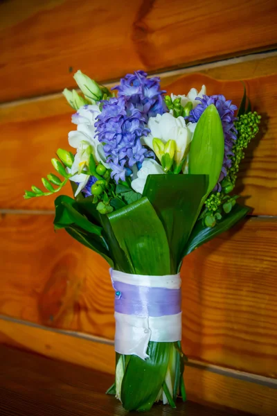 Krásné květiny ve váze — Stock fotografie