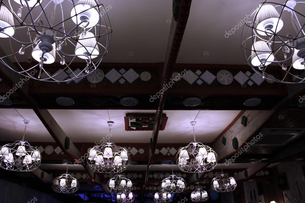 kroonluchter met kristal. Kroonluchter plafond verlichting ... kroonluchter met kristal. Kroonluchter plafond verlichting ...