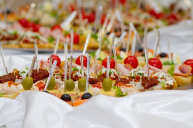 Ikram Servisi yemek, olay,