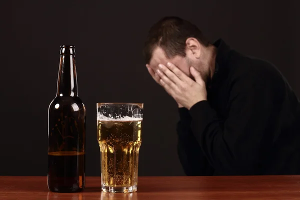 절망, 흡연 자, 문제, 술 취한 사람, 우울증에 알콜 중독 — 스톡 사진