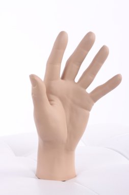 Eller yukarı, plastik manken bebeği elleri