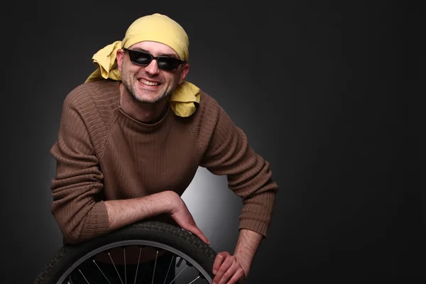 Retrato de un hombre sonriente — Foto de Stock