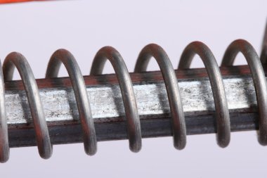 metal karanlık bahar beyaz izole