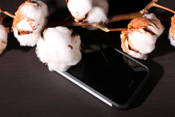 Inteligentny telefon z bawełny — Zdjęcie stockowe