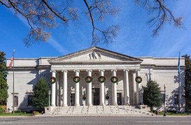 Washington DC, ABD 11-29-2020: Ulusal Amerikan Devrimi Kızları Derneği 'nin (DAR) Anayasa Salonu binası, tarihi bir dönüm noktası ve Washington DC' de lüks bir konser salonu.