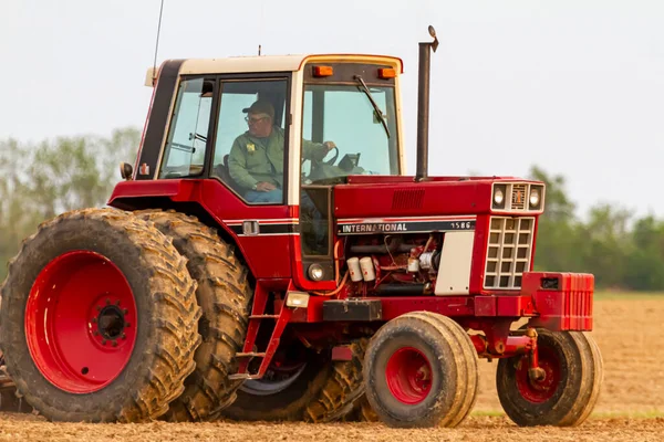 Chestertown Usa 2021 Närbild Isolerad Bild Röd Sexhjuling Internationell 1586 — Stockfoto