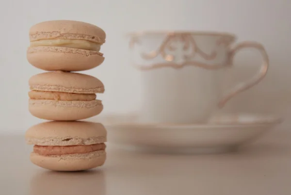 Macarons with Cup of tea — Stock Photo, Image
