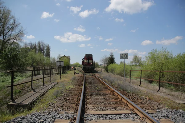 Vlak běžící na železniční trati — Stock fotografie