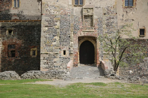 Wejście do ruin zamku Svihov — Zdjęcie stockowe