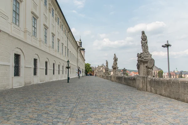 Street from Cathedral of Saint Barbara in Kutna Hora — Stock Photo, Image