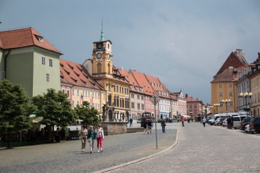 Cheb, Çek Cumhuriyeti, 28.05.2016 - Cheb Town hall ile ana kare görünümü