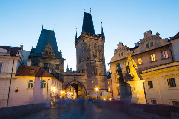 Das historische Zentrum von Prag, antike Architektur und kulturelles Erbe am Abend — Stockfoto
