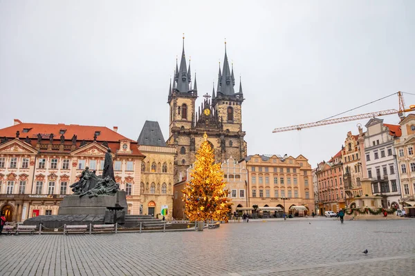 Prague, Czech Republic - 17.12.2020: Old Town Square at Christmas time, Prague, Czech Republic. Happy New Year 2021 — Stock Photo, Image