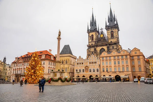 Prague, Czech Republic - 17.12.2020: Old Town Square at Christmas time, Prague, Czech Republic. Happy New Year 2021 — Stock Photo, Image