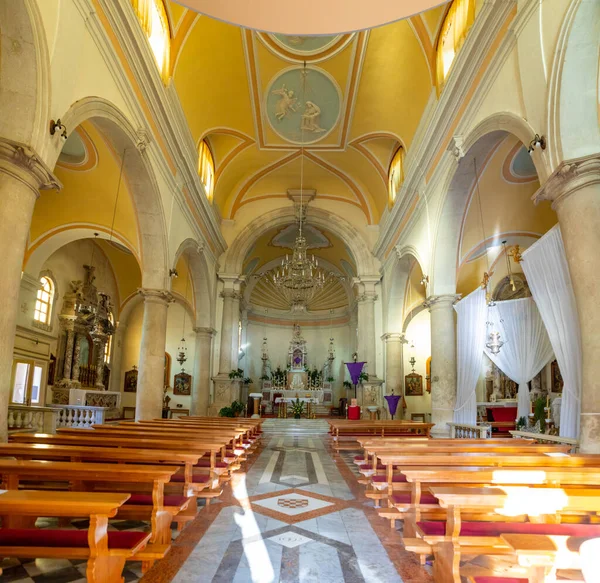 Milna, Croatia - 1.04.2021: Interior of Historic church in Milna on Brac island, Dalmatia, Croatia — Stock Photo, Image