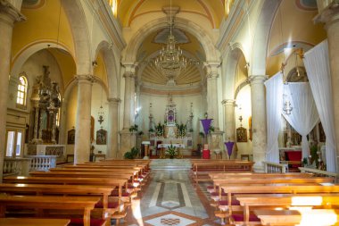 Milna, Hırvatistan - 1.04.2021: Hırvatistan 'ın Dalmaçya kentindeki Milna adasındaki Tarihi Kilisenin İçi