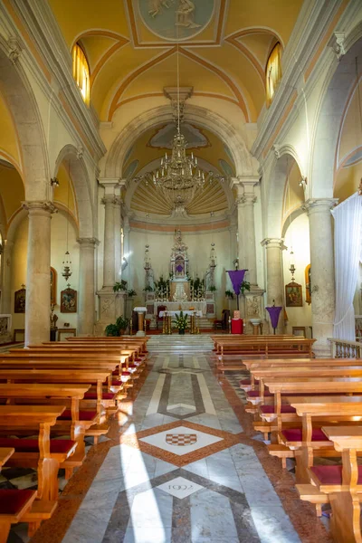 Milna, Croatia - 1.04.2021: Interior of Historic church in Milna on Brac island, Dalmatia, Croatia — Stock Photo, Image