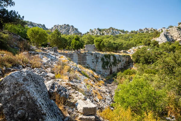 Ruïnes van de oude stad Termessos zonder toeristen in de buurt van Antalya, Turkije — Stockfoto