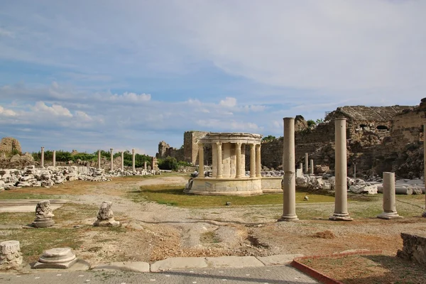 Ruiny starověkého města v boku — Stock fotografie