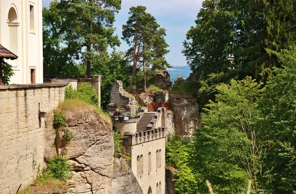 Burg Valdstejn in der Tschechischen Republik — Stockfoto