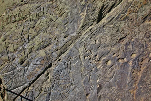Rock paintings-petroglyphs of the ancient Slavs people — Stock Photo, Image