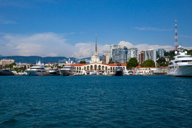  Sochi 'deki denizden deniz terminaline bak, Sochi 07.03.2021