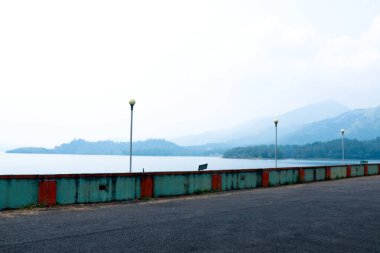 Batı Ghat, Kerala 'daki Banasura saman barajından güzel bir manzara.