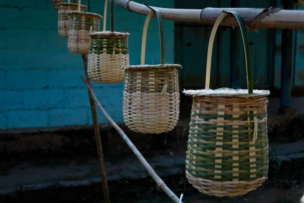 Kosze Bambusowe Sprzedaż Poboczu Tradycyjne Rzemiosło — Zdjęcie stockowe