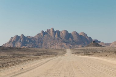 Spitzkoppe dağı ve kaya oluşumları, Erongo, Namibya, Afrika