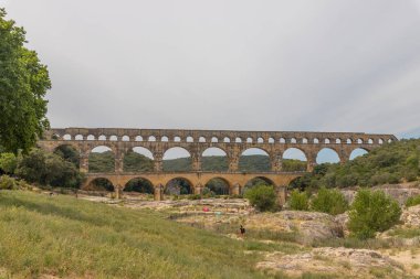 Pont du gard, Fransa, Avrupa 'da Nimes' e yakın ünlü bir müktesebat köprüsü.