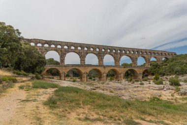 Pont du gard, Fransa, Avrupa 'da Nimes' e yakın ünlü bir müktesebat köprüsü.
