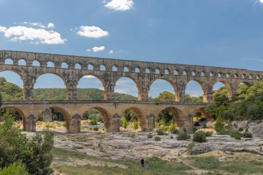 Pont du gard, Fransa, Avrupa 'da Nimes' e yakın ünlü bir müktesebat köprüsü.