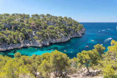 Fransa, Avrupa 'daki Akdeniz' deki Calaques Ulusal Parkı 'nda Güzel Koyun