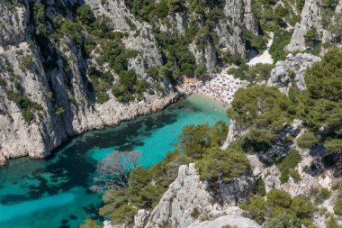 Fransa, Avrupa 'daki Akdeniz' deki Calaques Ulusal Parkı 'nda Güzel Koyun