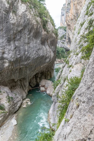 Dağların manzarası ve Fransa 'nın güneyindeki Verdon vadisi.